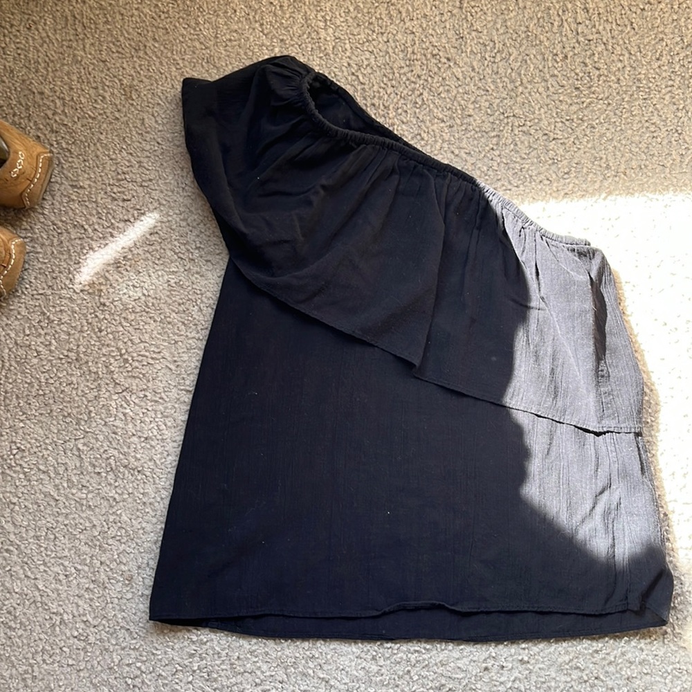 Black One Shoulder Top